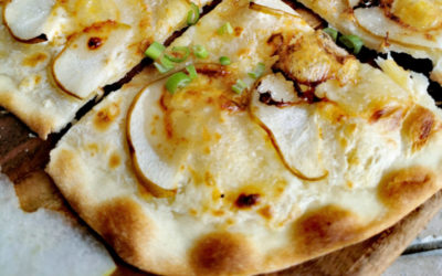 Német kenyérlángos (Flammkuchen) gorgonzolával és körtével